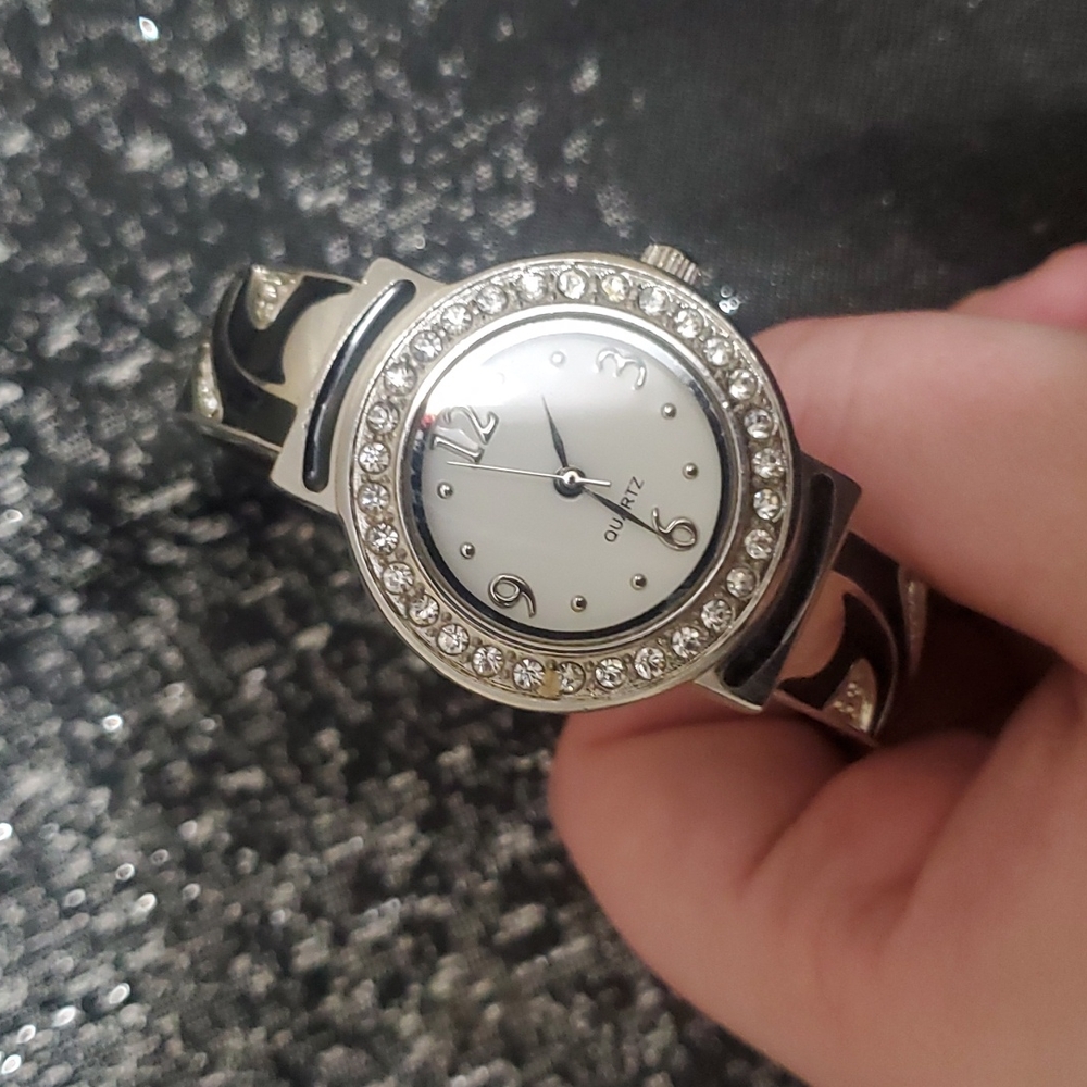 womans watch - Picture 5 of 5